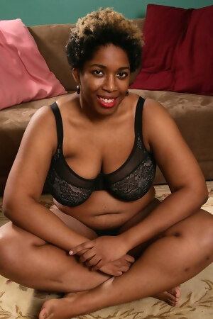 hd-photo-and-video-gallery-misty-flashing-hairy-snatch